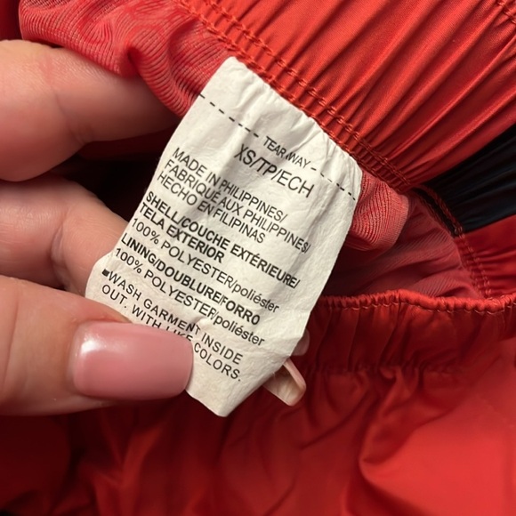 Under Armour brand size XS elastic waist joggers with pockets- NWT - Picture 8 of 8